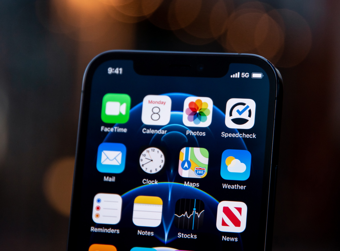 喀左苹果手机维修分享为什么 iPhone 12 在冬季会自动关机 
